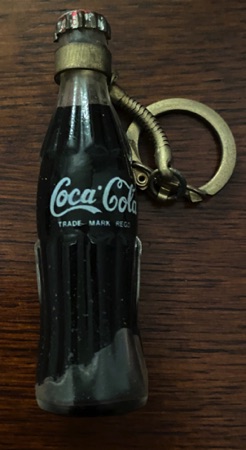 M06023-1 € 8,00 coca cola mini flesje tevens  sleutelhanger